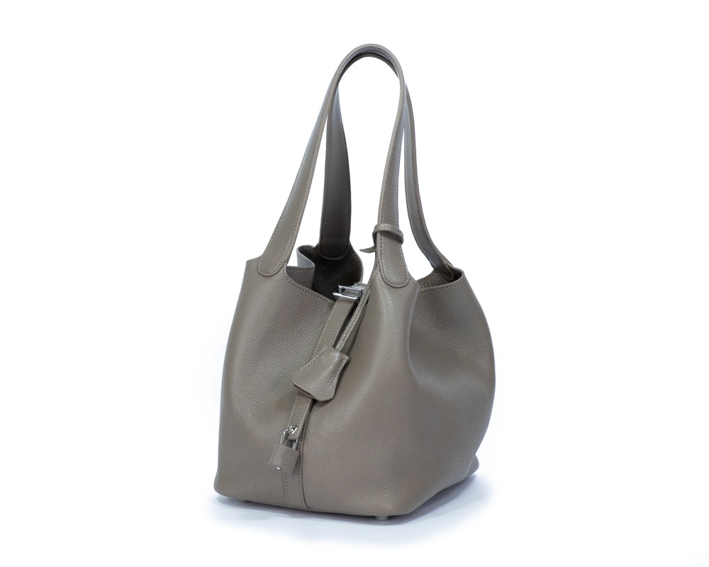 5600 Leather Tote